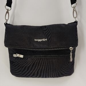 Baggallini Flip Zip Crossbody Black Adjustable Strap Zip Top